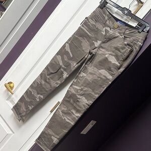 Democracy Women's Skinny Jeans in Camouflage